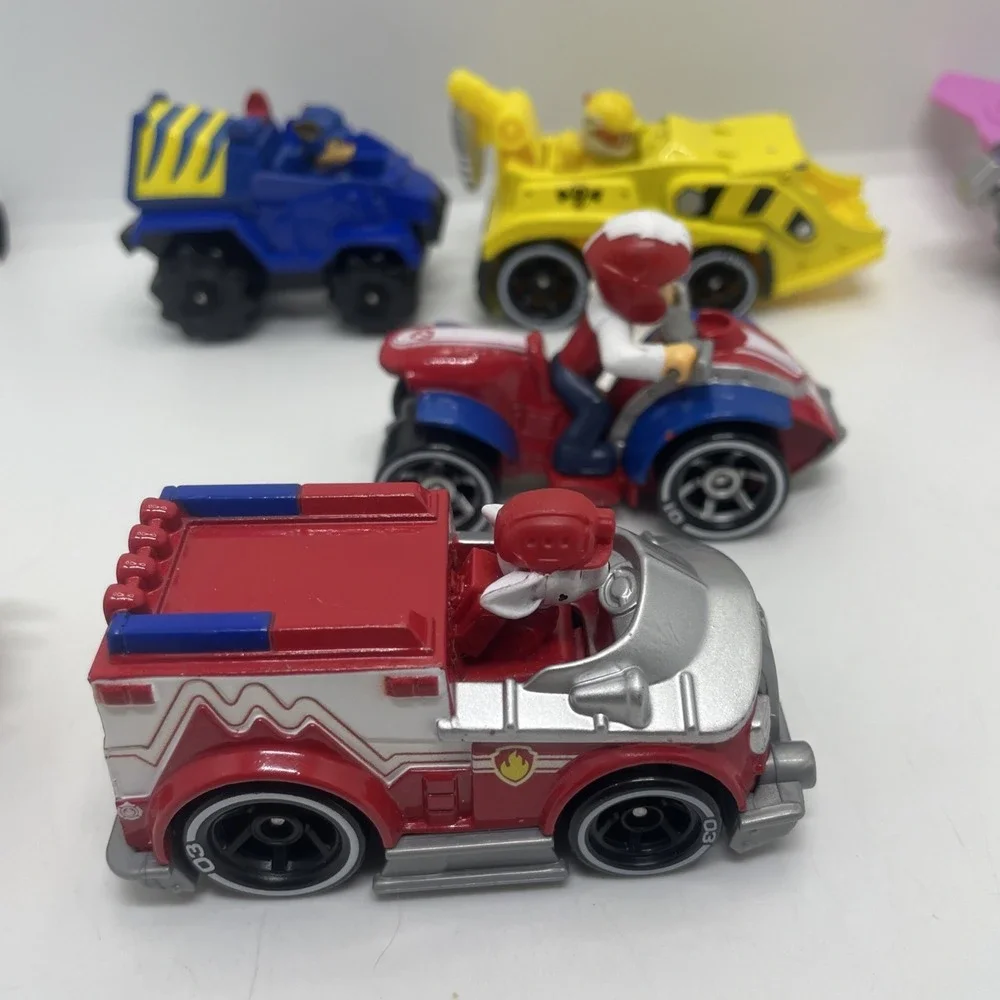 PAW‎ Patrol, 7 Collectible Die-Cast Toy Cars,...Spin Master